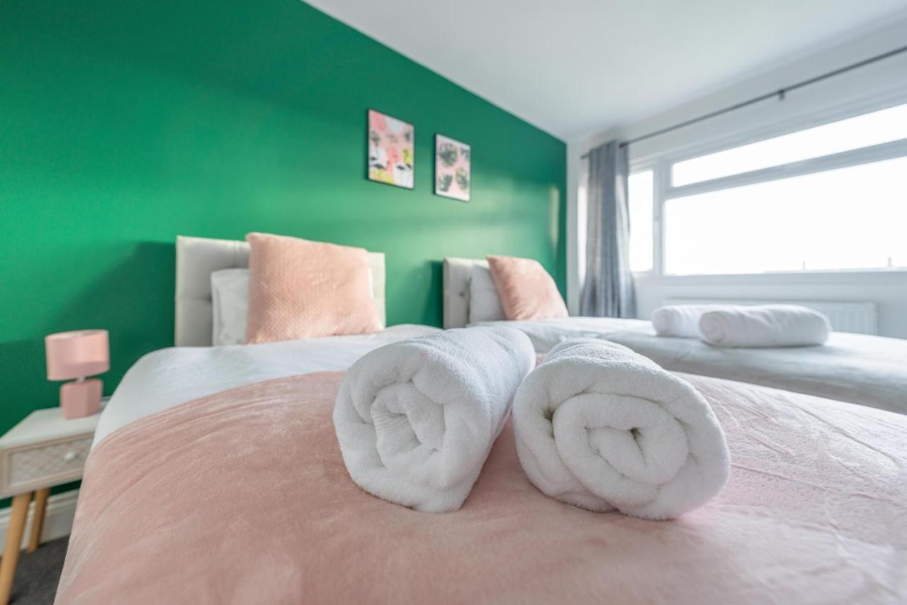 Contractor Accommodation Near Heathrow, Windsor Minutes From M4 Slough Kültér fotó