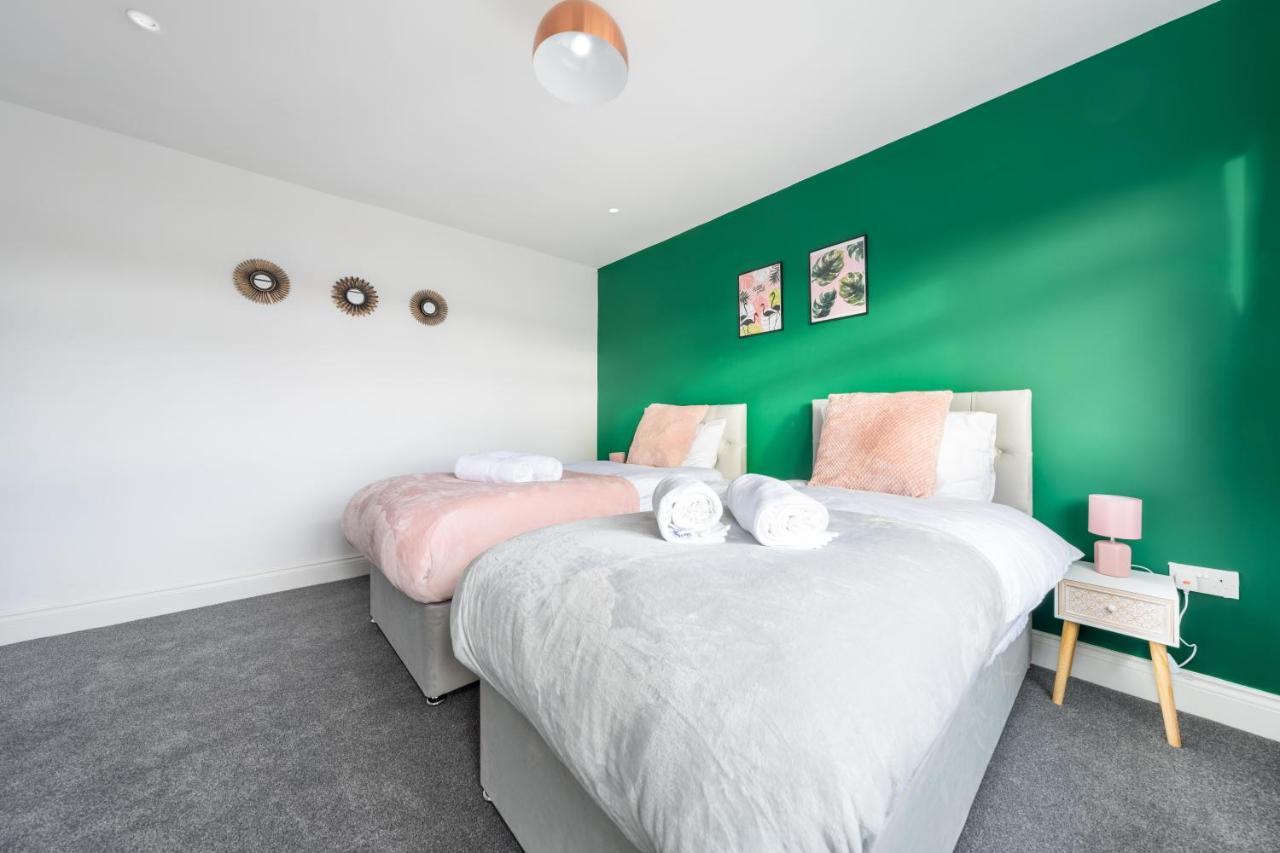 Contractor Accommodation Near Heathrow, Windsor Minutes From M4 Slough Kültér fotó